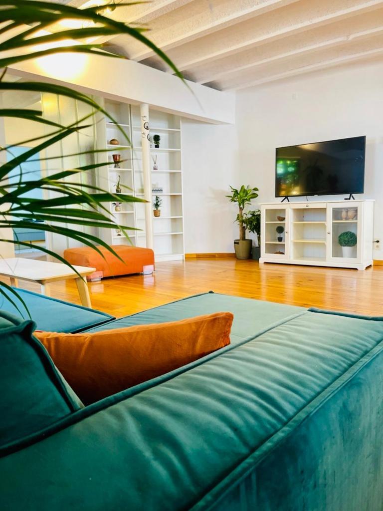 Down Town Oasis-Spacious Loft With Private Parking Брюксел Екстериор снимка