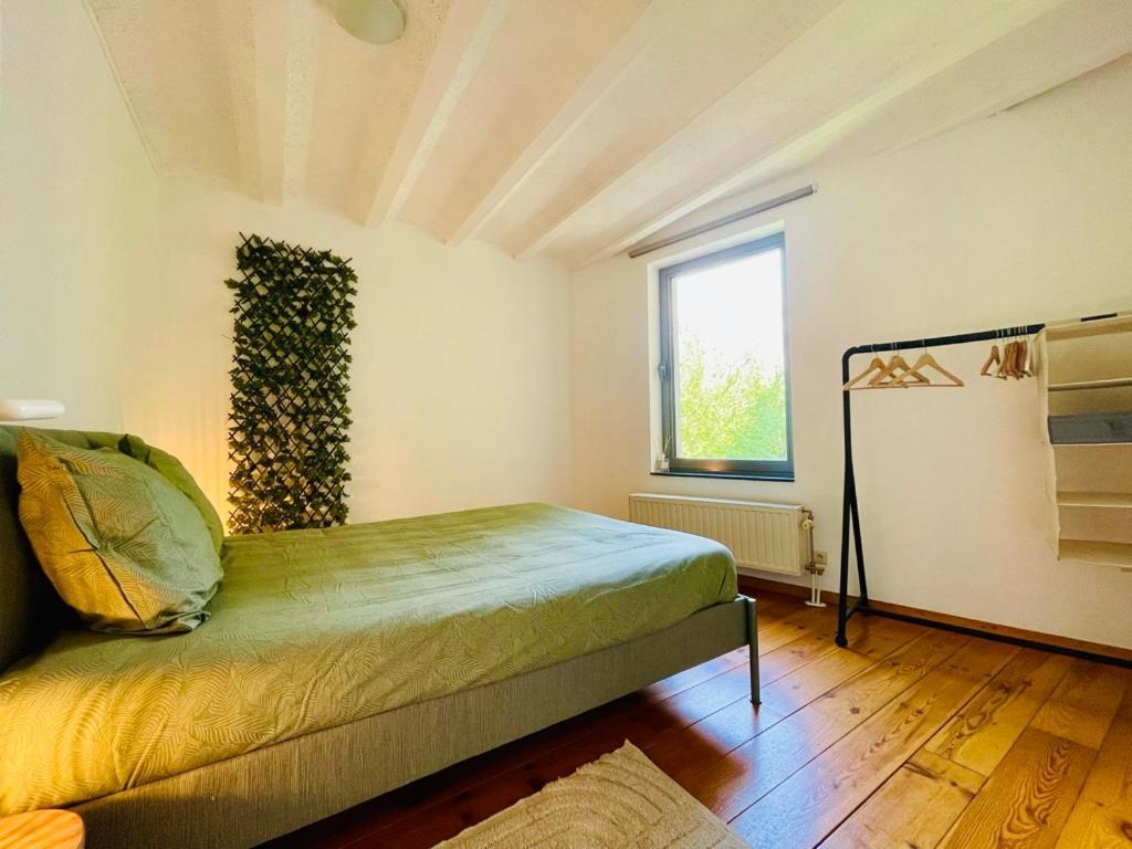 Down Town Oasis-Spacious Loft With Private Parking Брюксел Екстериор снимка
